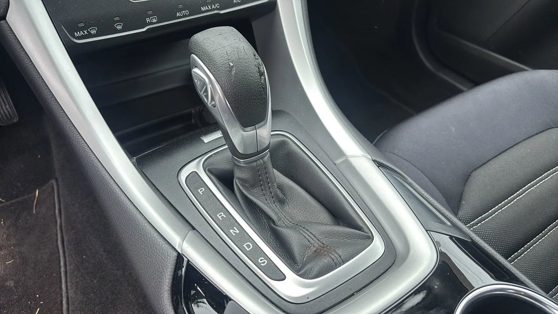 Used 2014 Ford Fusion SE FWD image 12