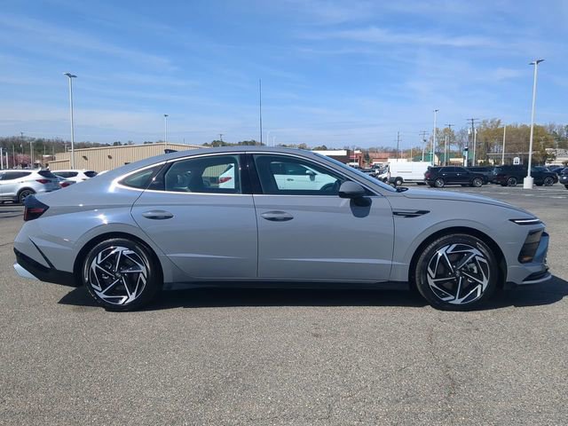 Used 2024 Hyundai Sonata SEL w/ Convenience Package image 3