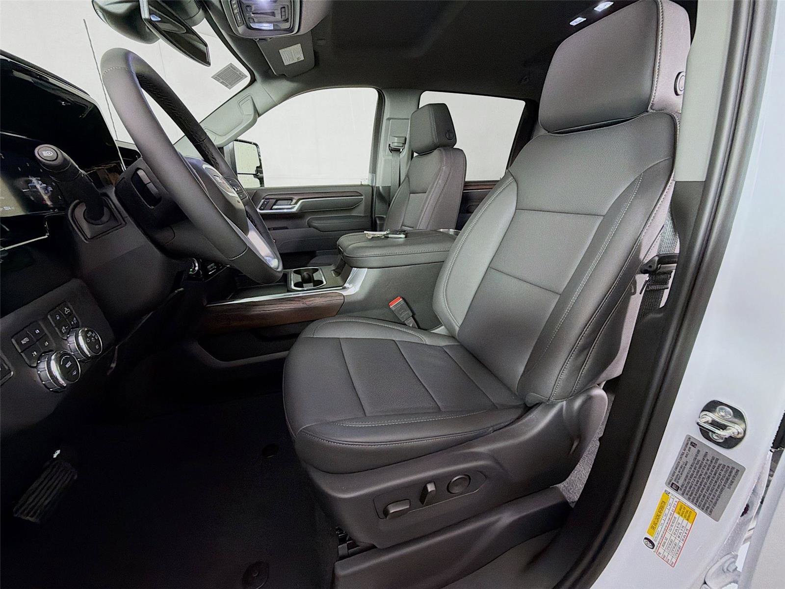 New 2026 GMC Sierra 2500 SLT w/ SLT Premium Package image 11