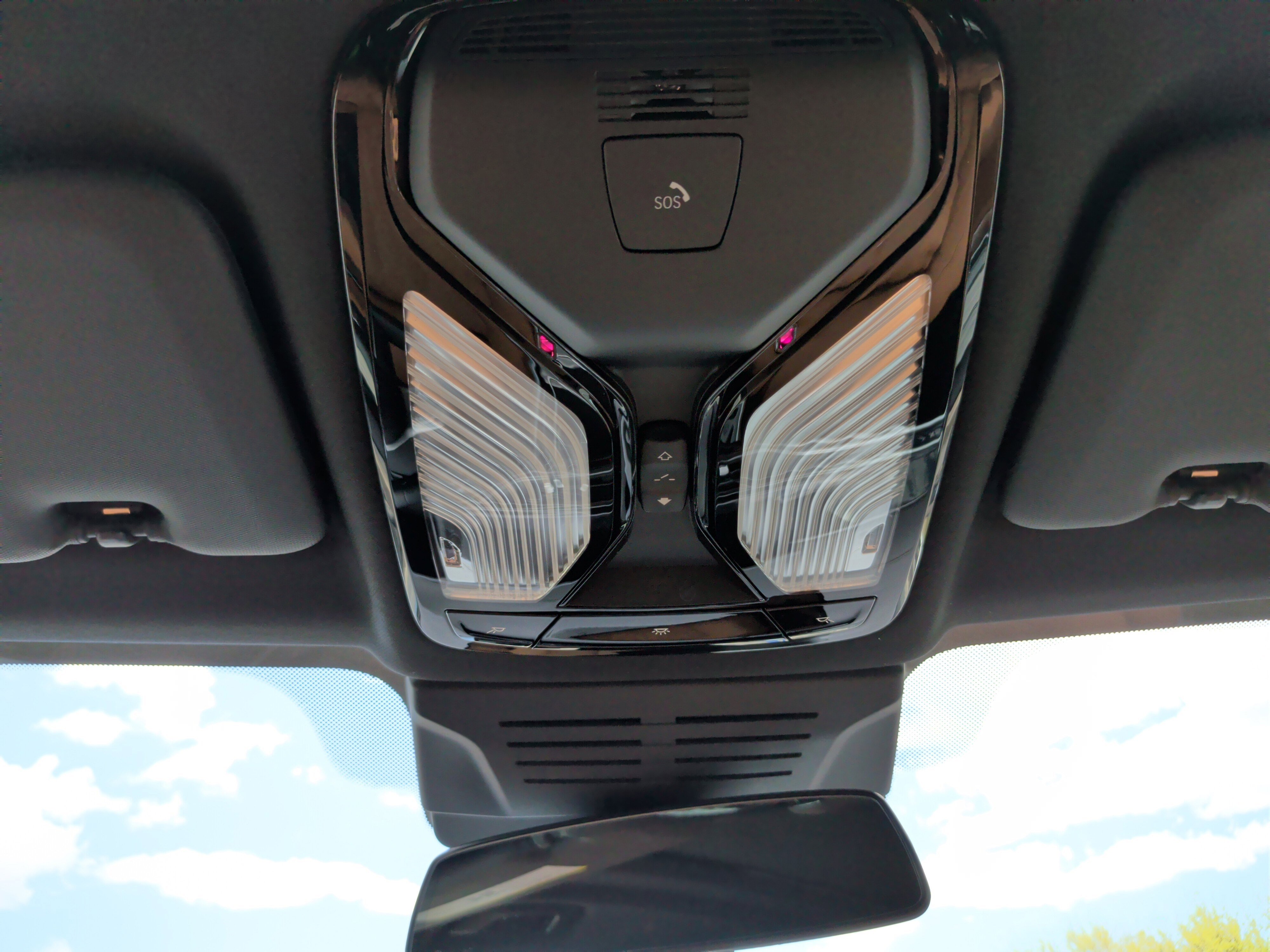 Certified 2025 BMW X5 xDrive50e w/ M Sport Package image 33