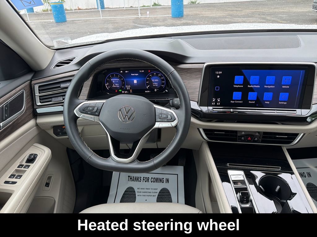 Used 2025 Volkswagen Atlas SEL AWD/4WD image 16