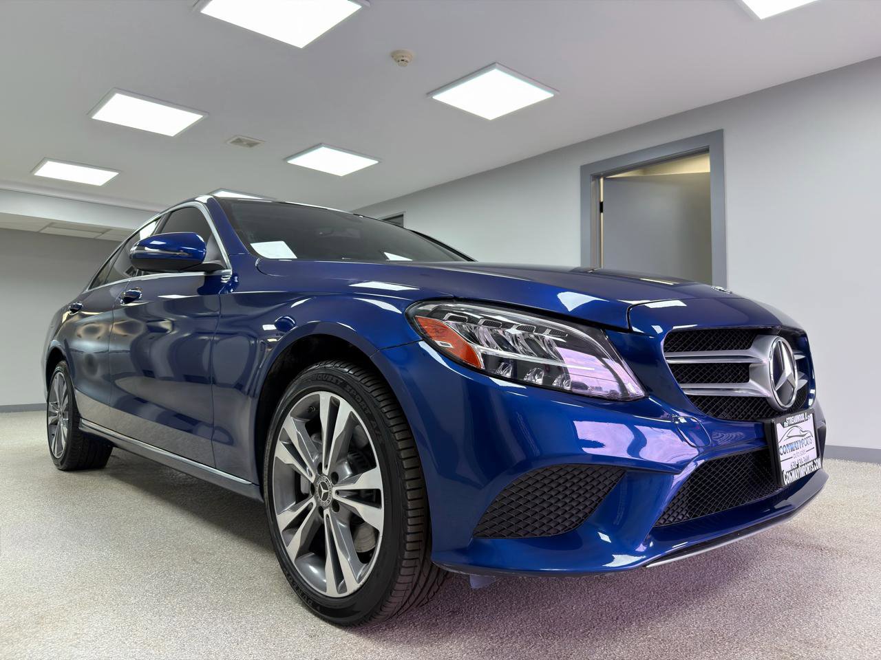 Used 2021 Mercedes-Benz C 300 4MATIC Sedan w/ Premium Package image 4