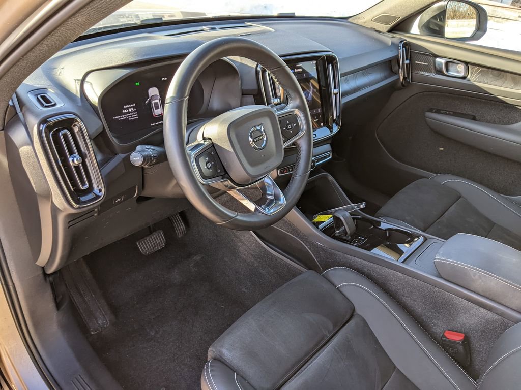Certified 2023 Volvo XC40 Recharge Ultimate image 8