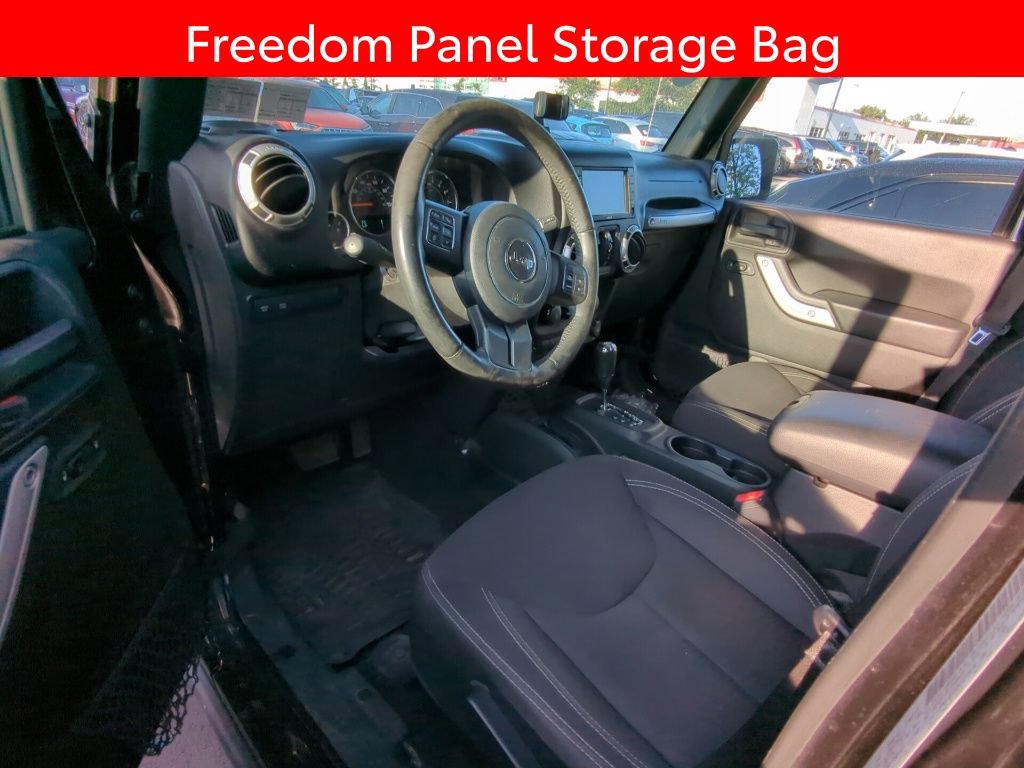 Used 2017 Jeep Wrangler Unlimited Rubicon w/ Cold Weather Group AWD/4WD image 7