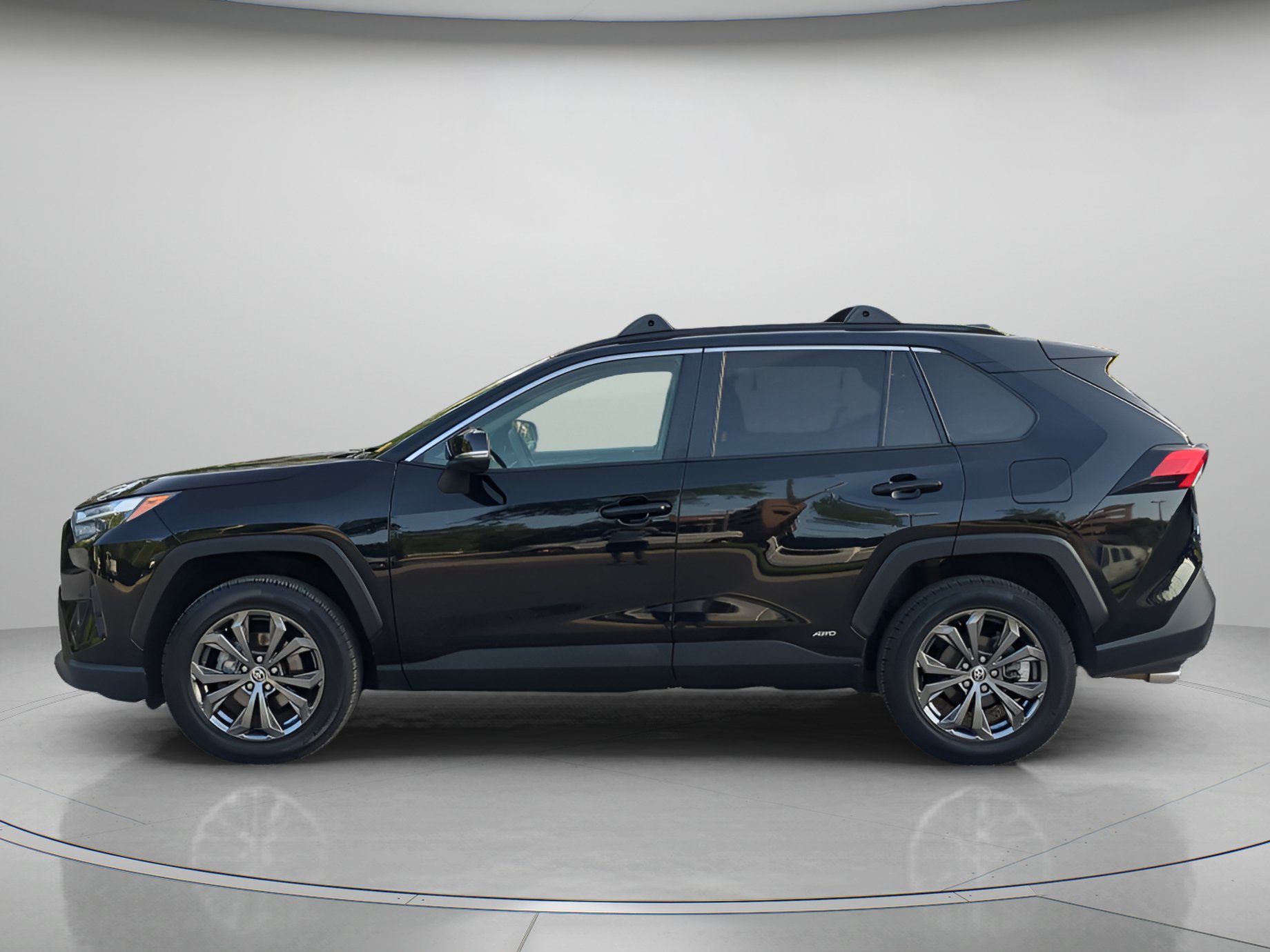 Used 2023 Toyota RAV4 XLE Premium AWD/4WD image 43