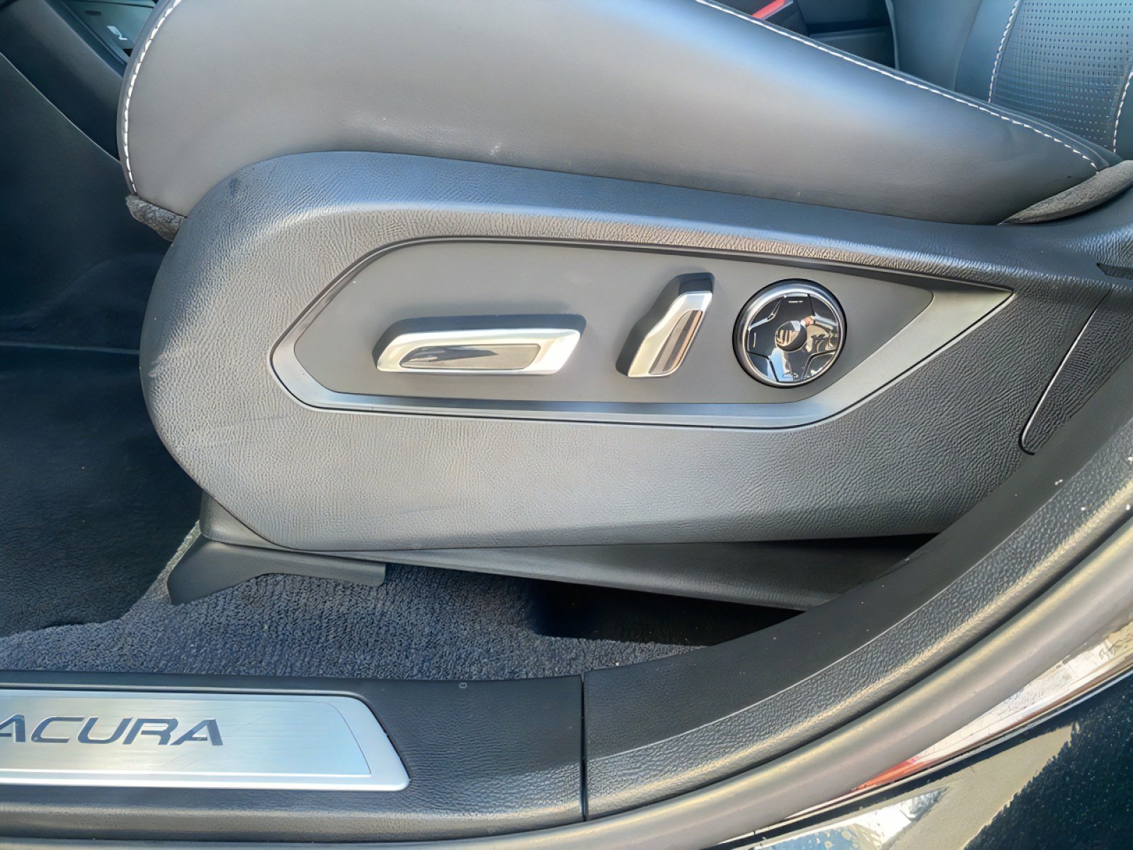 Used 2025 Acura RDX SH-AWD w/ Technology Package image 12