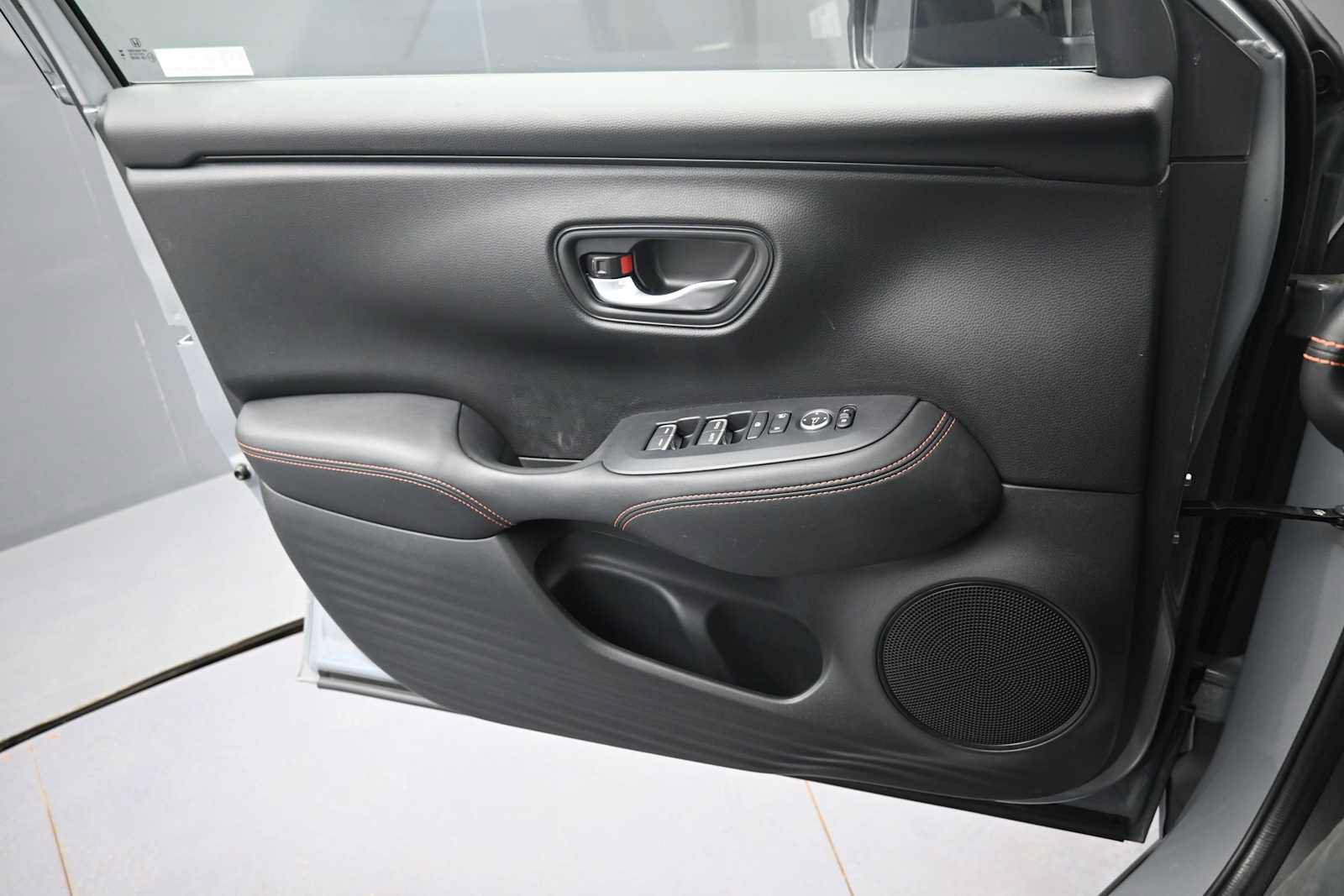 Used 2024 Honda HR-V Sport image 11