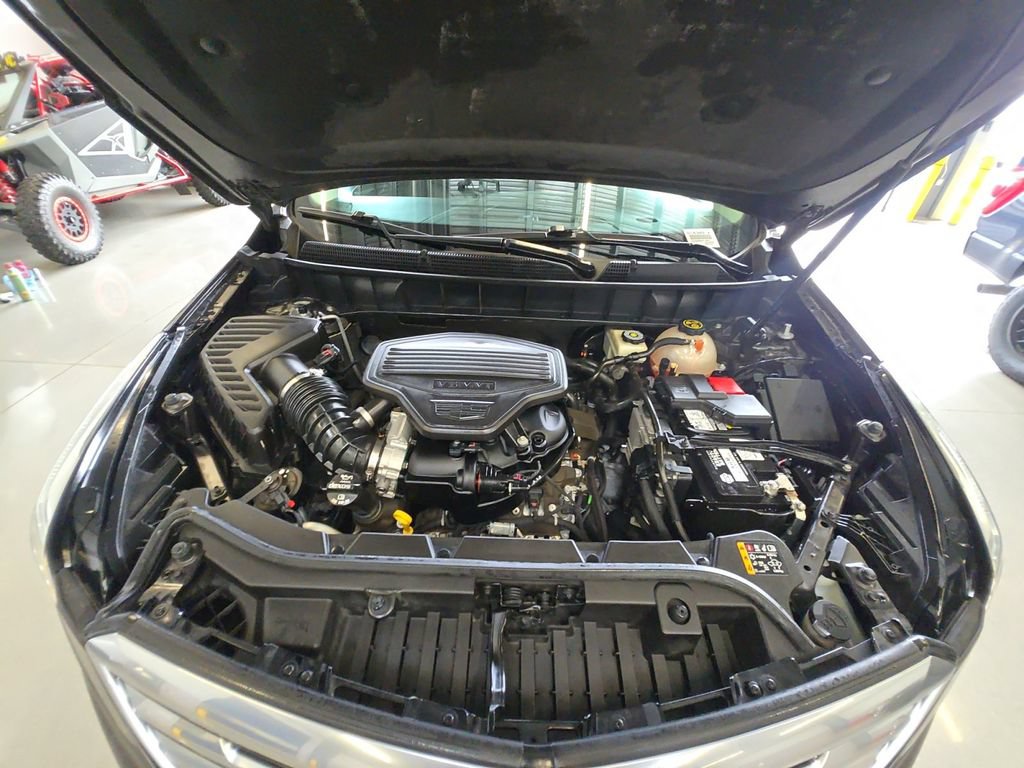 Used 2018 Cadillac XT5 Luxury w/ Driver Awareness Package AWD/4WD image 24