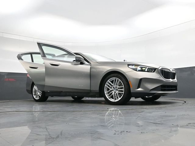 Used 2024 BMW 530i 530i w/ Premium Package image 41