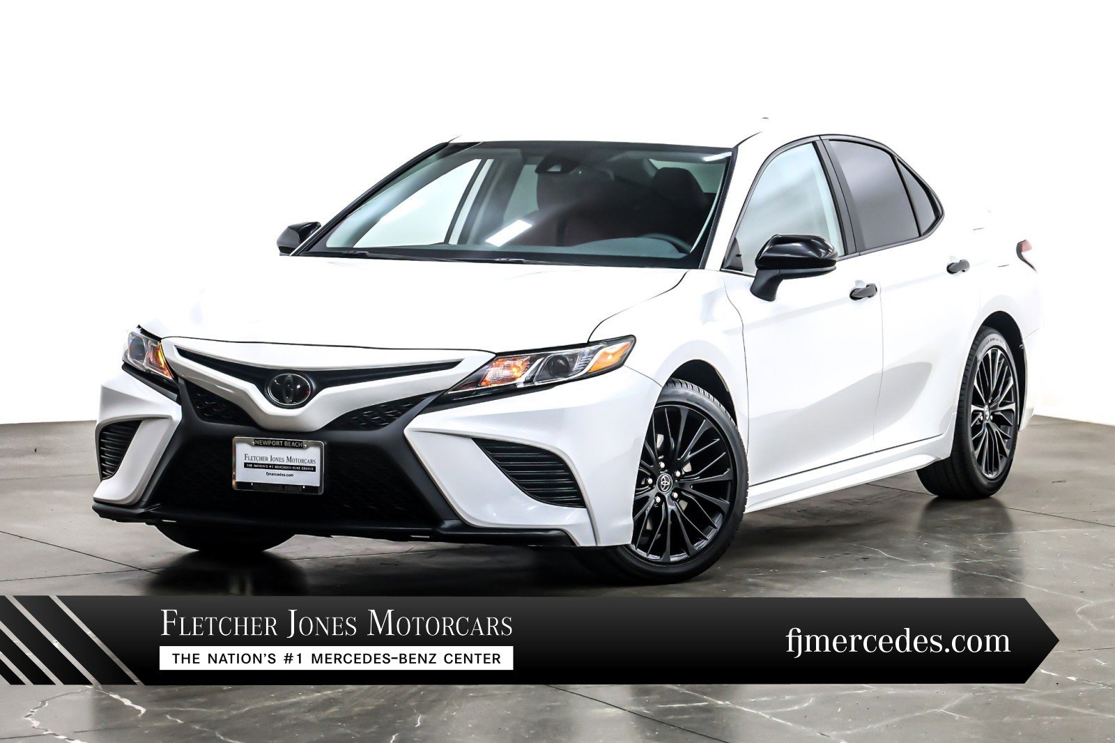 Used 2019 Toyota Camry SE image 1