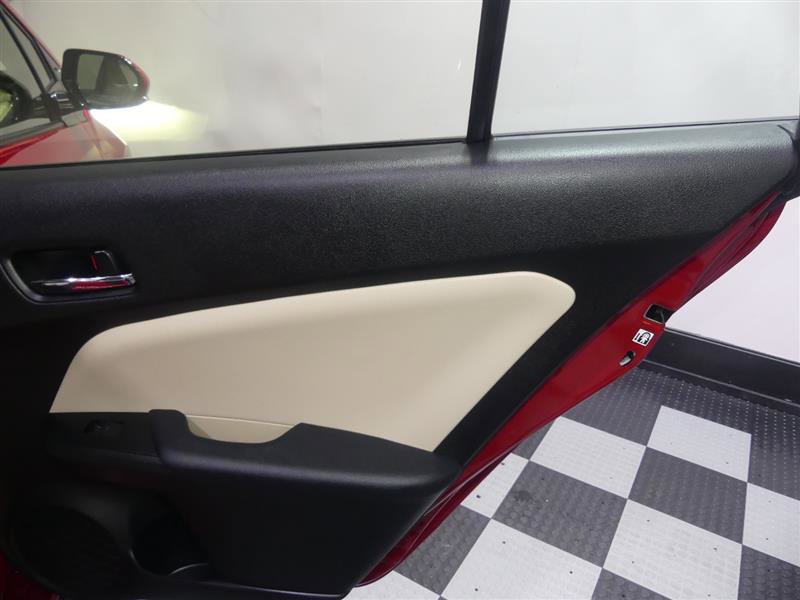 Used 2020 Toyota Prius XLE image 26