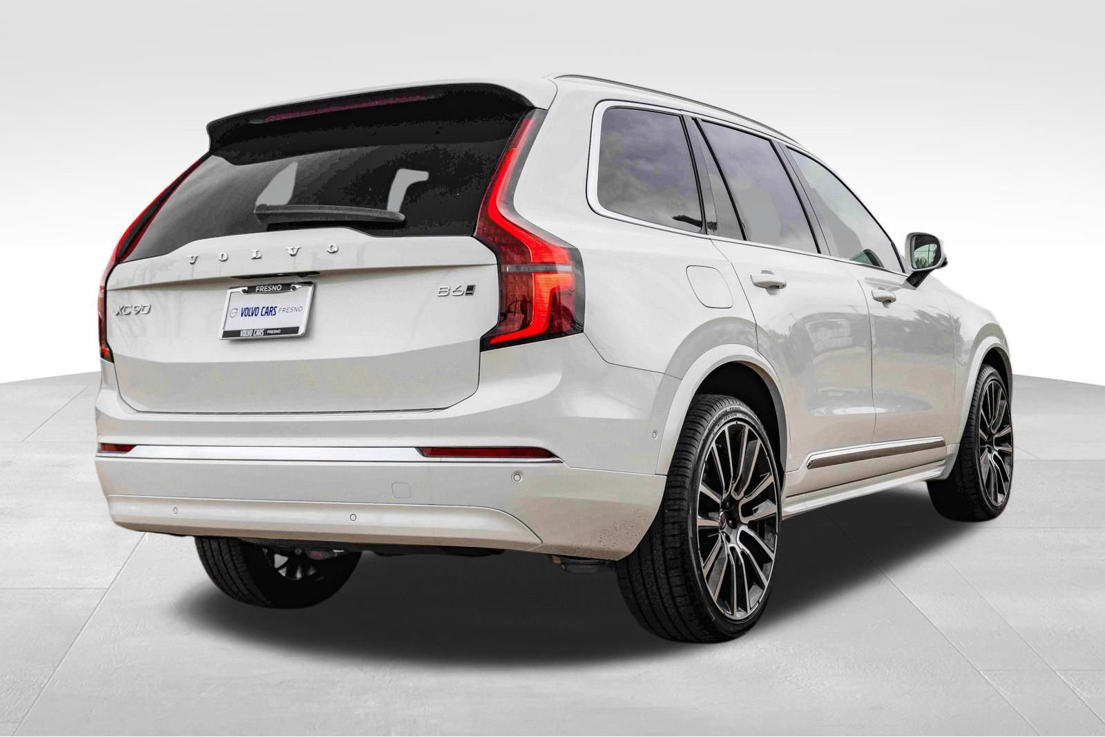 New 2026 Volvo XC90 B6 Ultra w/ Lounge Package image 5