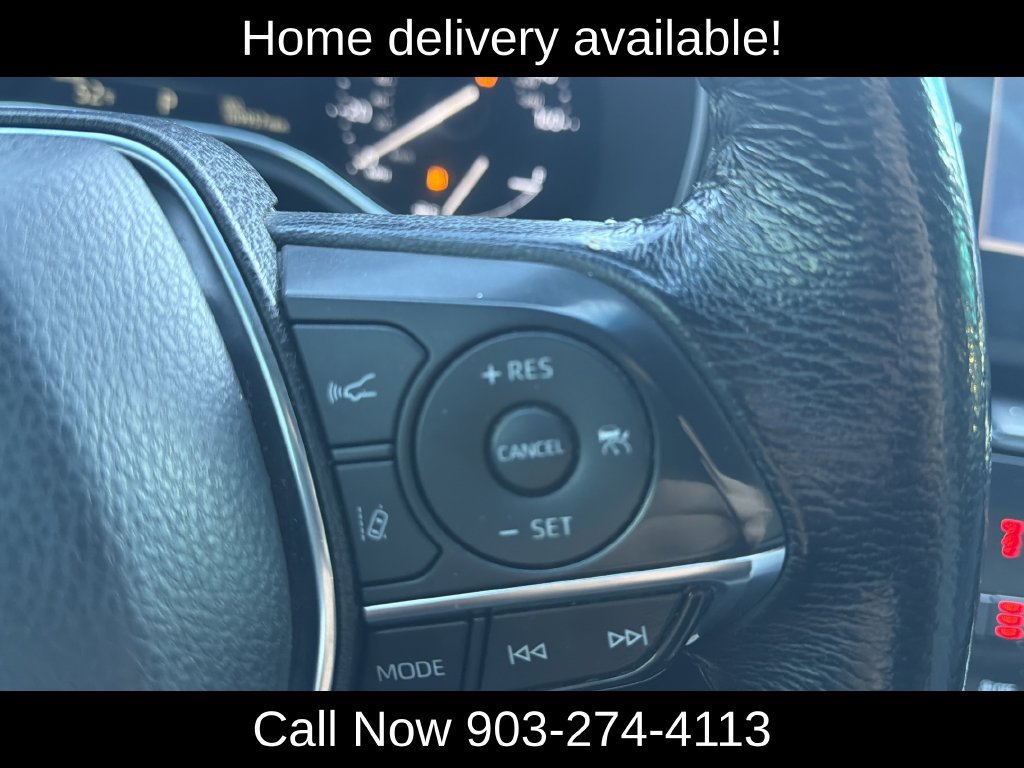 Used 2020 Toyota Avalon XLE w/ Moonroof Package FWD image 23