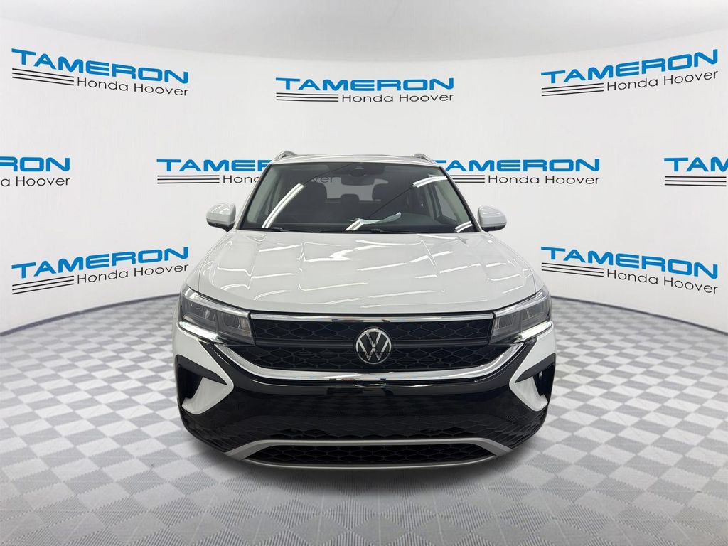 Used 2024 Volkswagen Taos SE AWD/4WD image 8