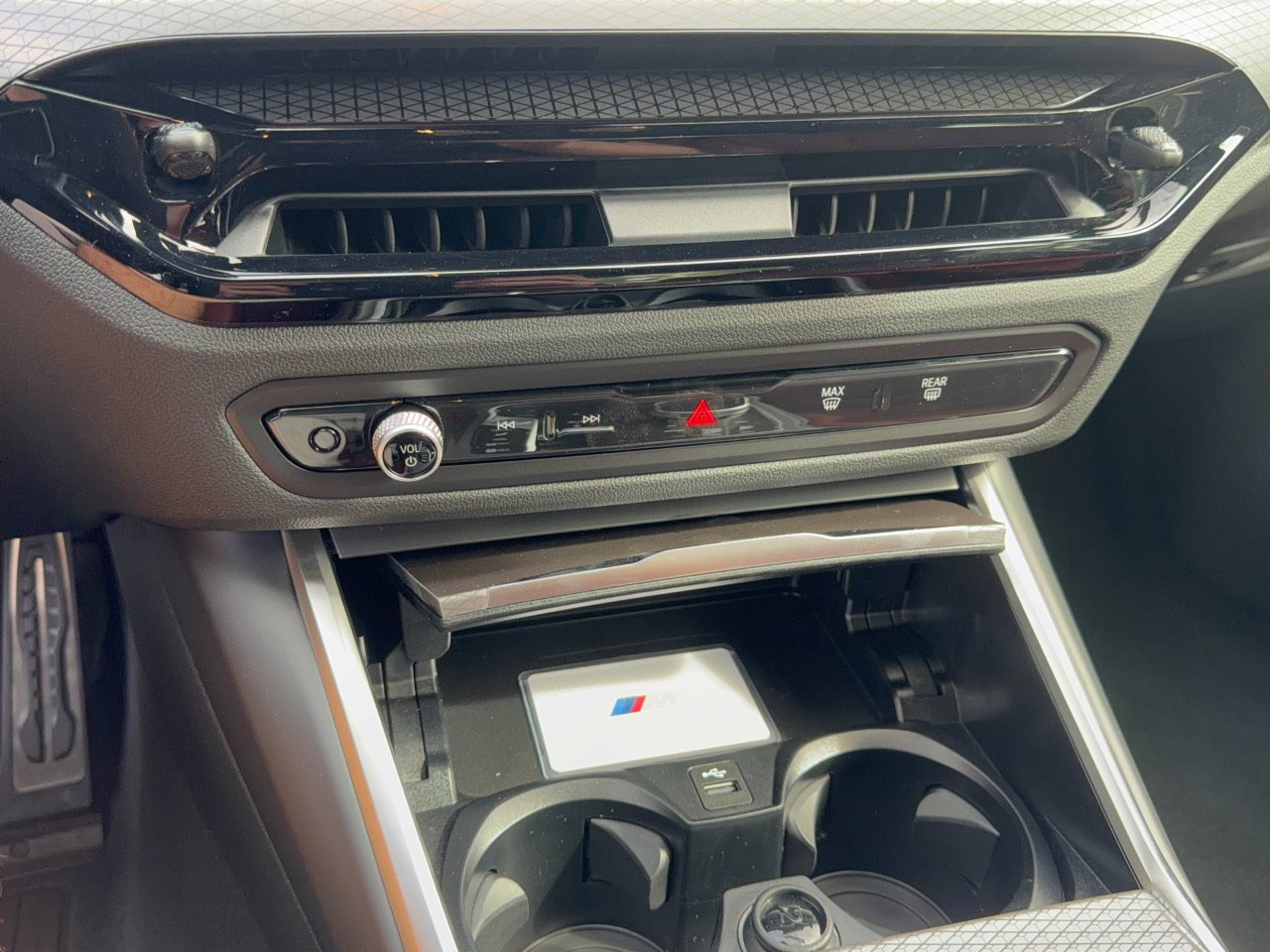 New 2026 BMW 330i xDrive Sedan w/ M Sport Package AWD/4WD image 22
