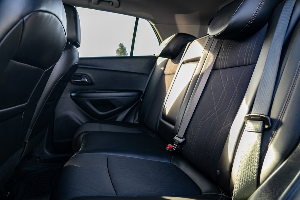 Used 2022 Chevrolet Trax LT w/ LT Convenience Package image 22