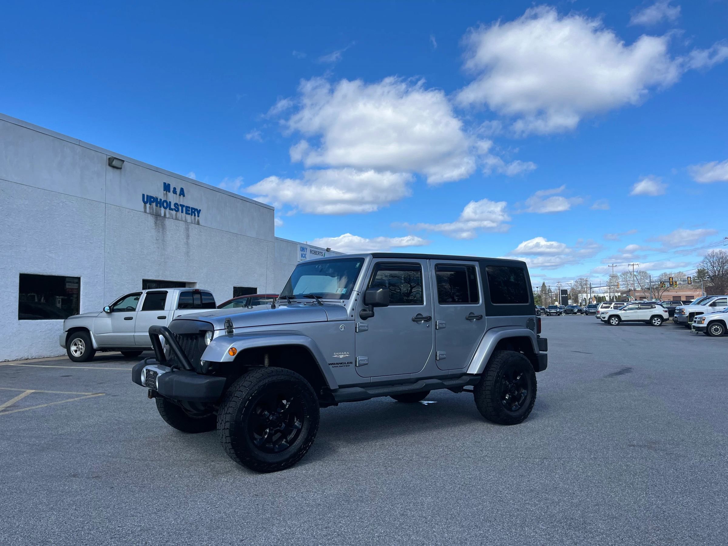 Used 2014 Jeep Wrangler Unlimited Sahara w/ Dual Top Group image 34