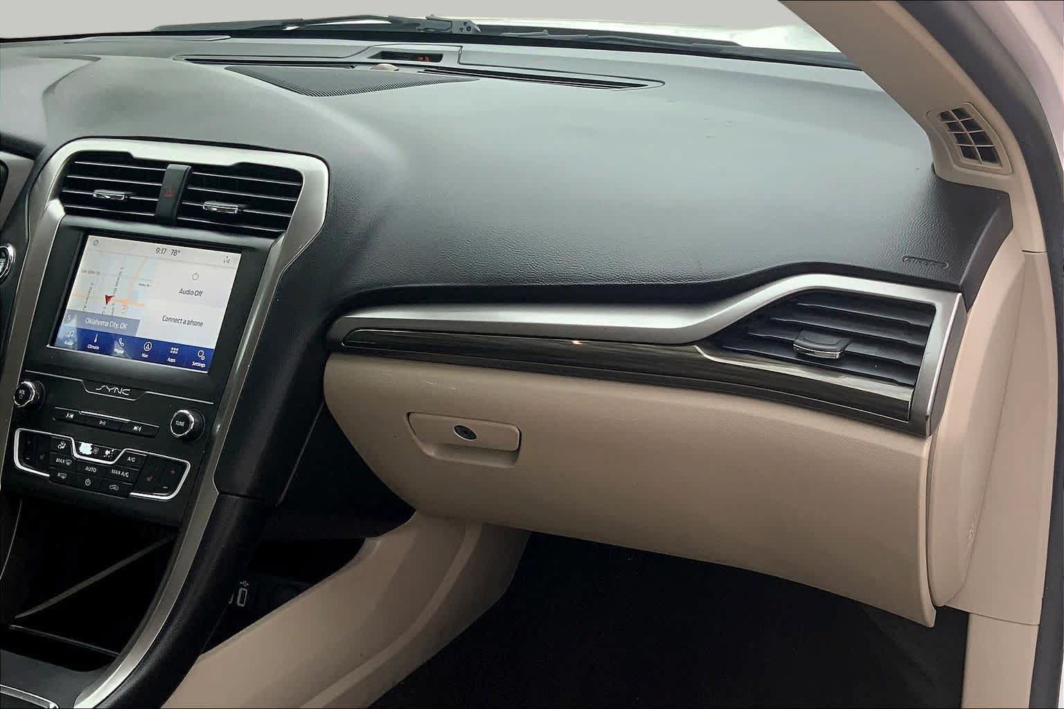 Used 2020 Ford Fusion SEL FWD image 19