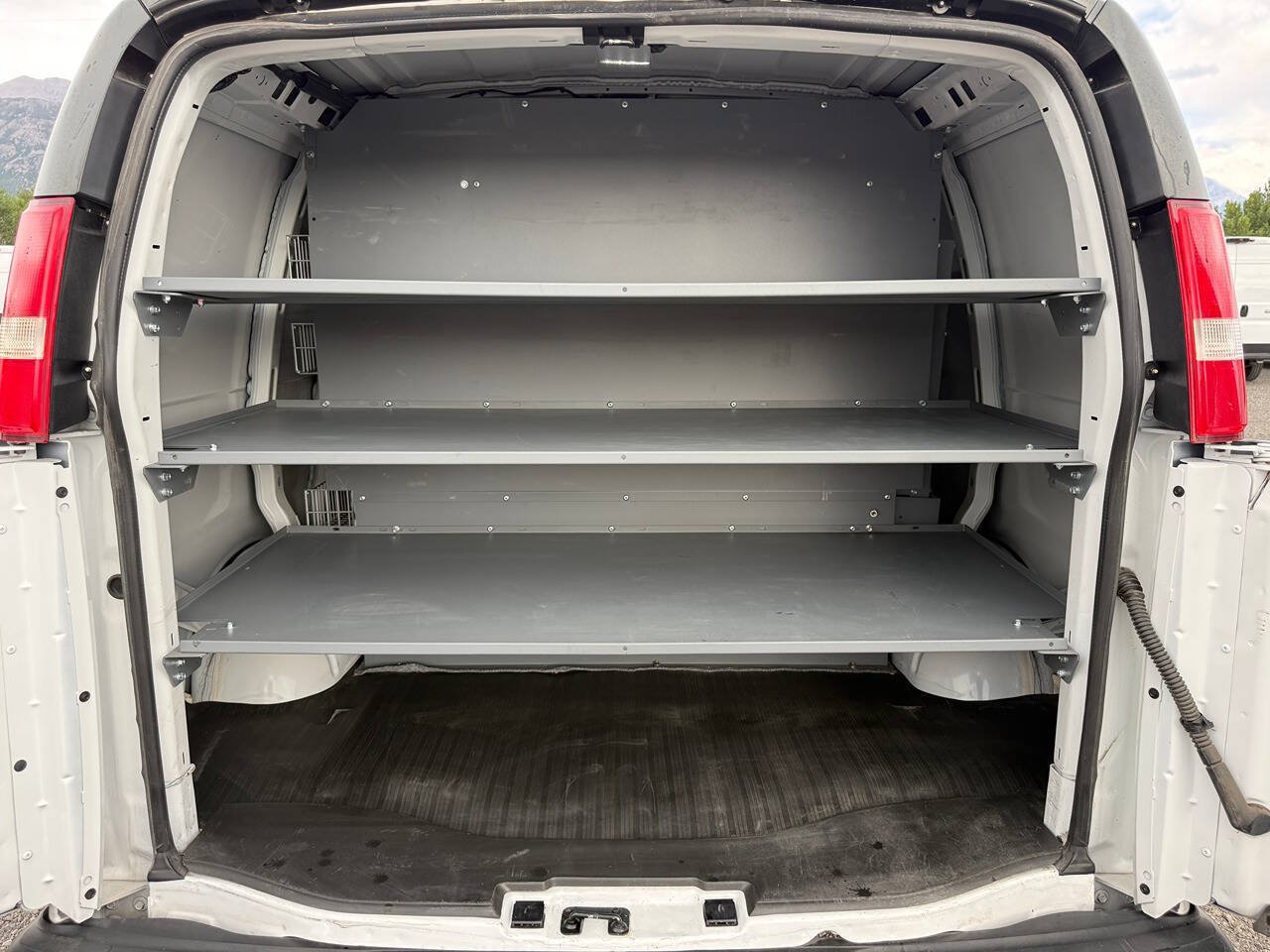 Used 2021 Chevrolet Express 2500 RWD image 22