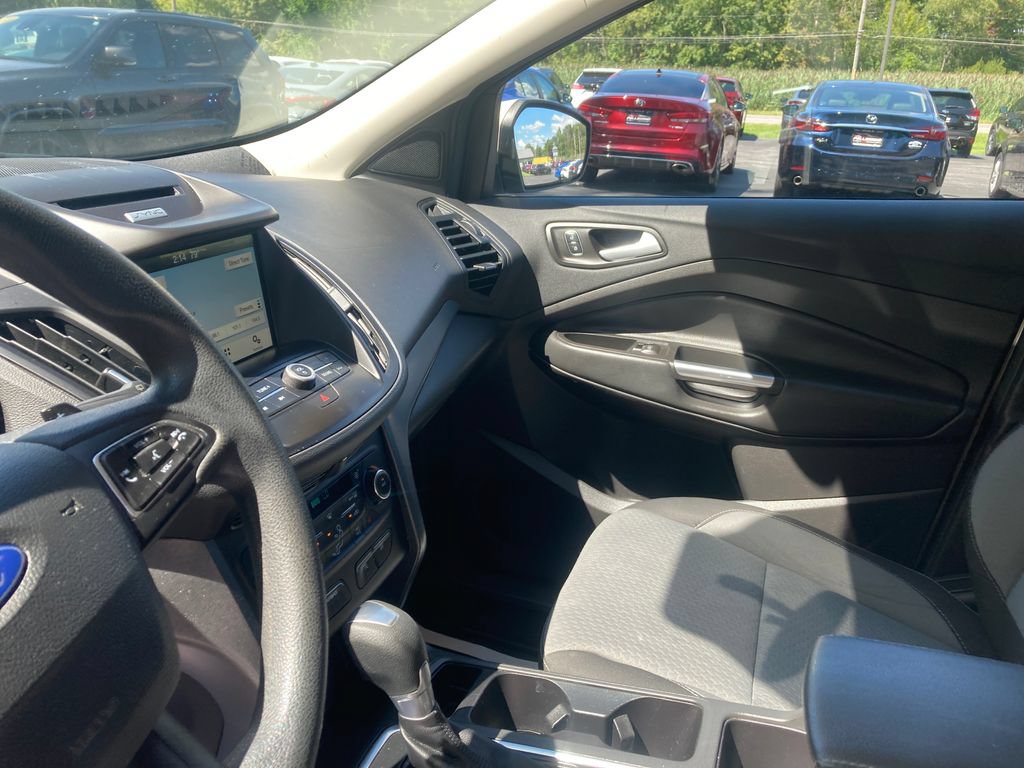 Used 2017 Ford Escape SE w/ Equipment Group 201A AWD/4WD image 15