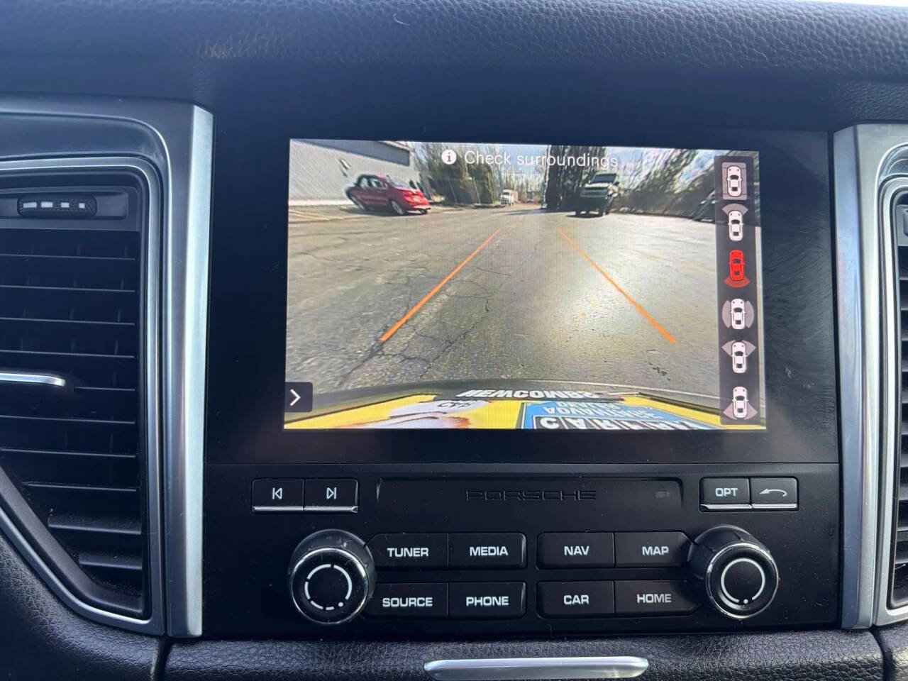 Used 2017 Porsche Macan S image 21