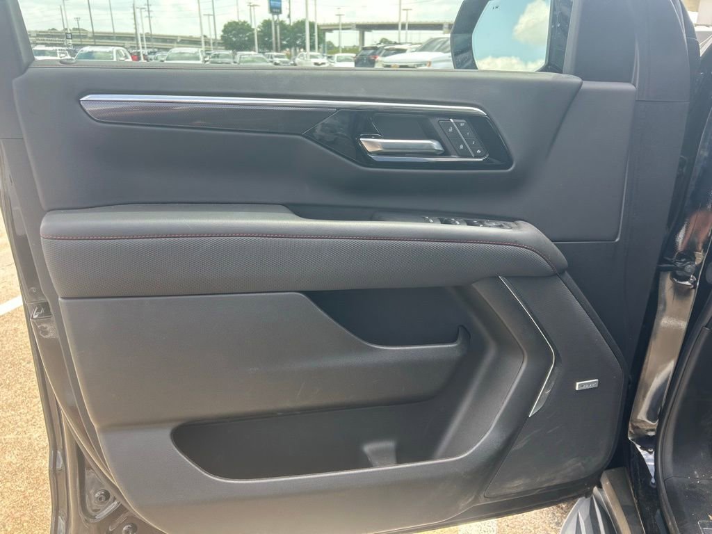 Used 2025 Chevrolet Tahoe RST w/ Comfort Package image 3