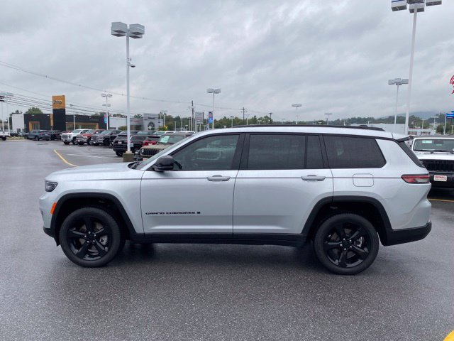 Used 2025 Jeep Grand Cherokee L Limited w/ Luxury Tech Group II AWD/4WD image 2