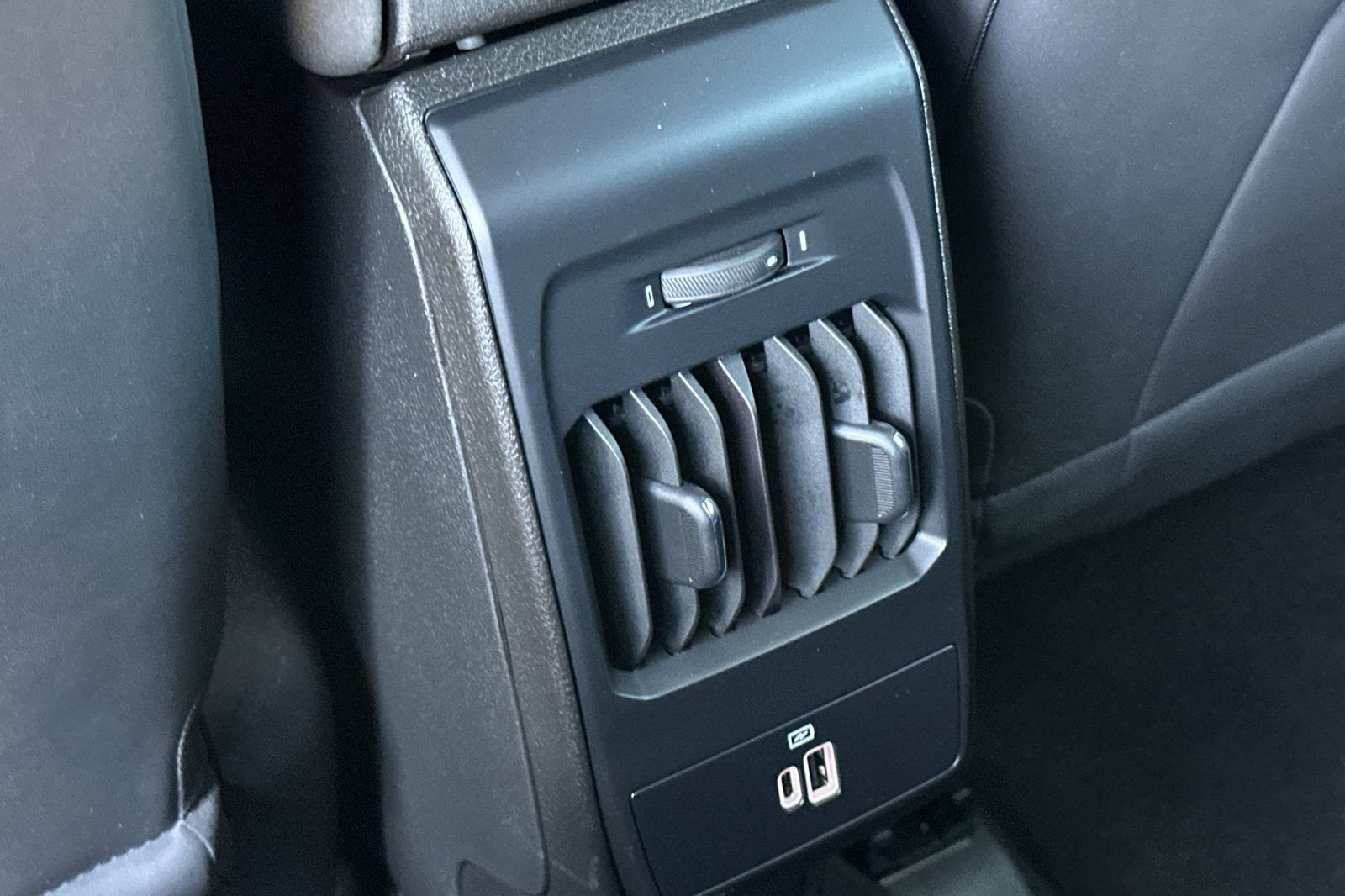 Used 2024 Dodge Hornet R/T Plus AWD/4WD image 13