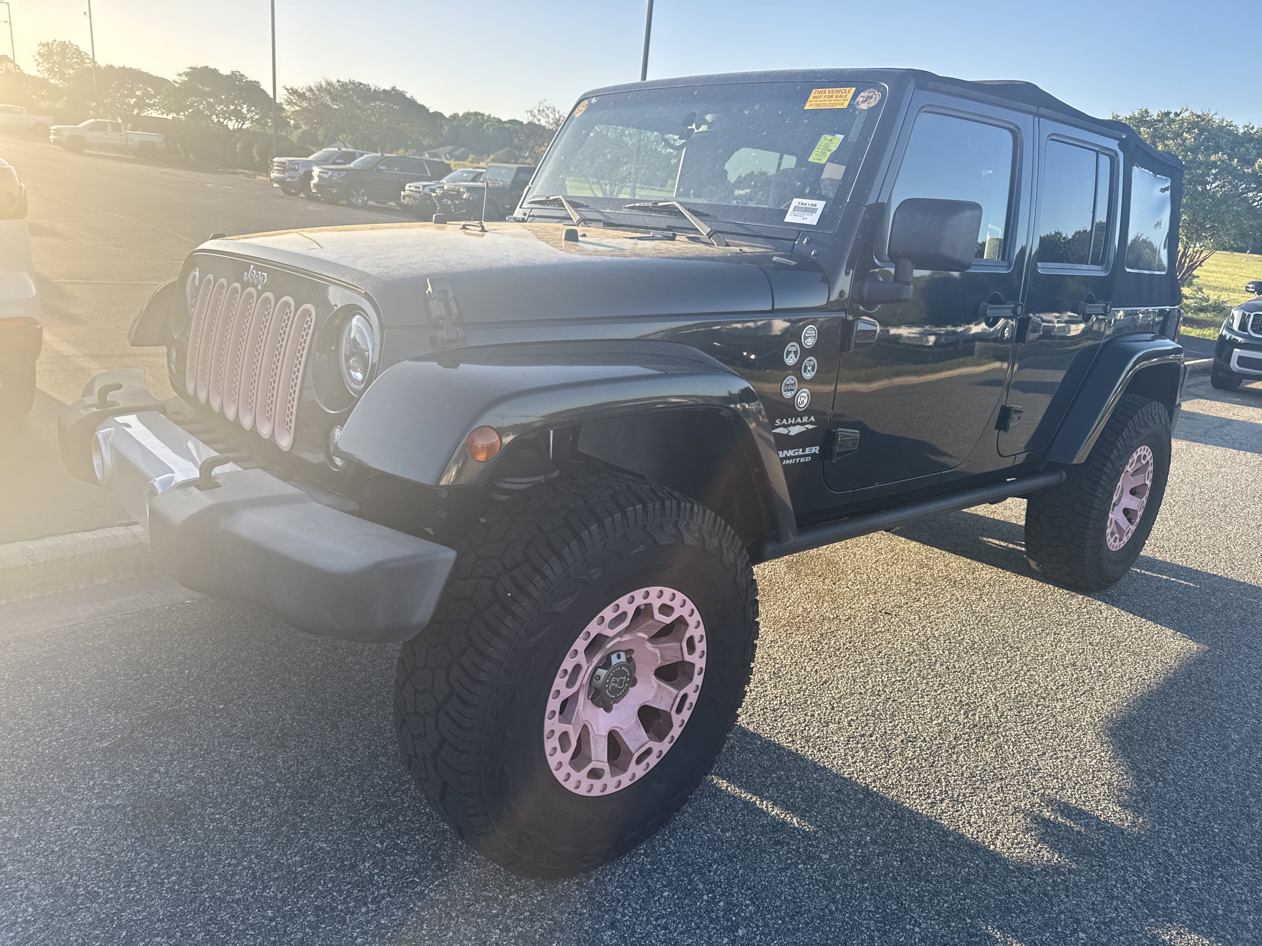 Used 2015 Jeep Wrangler Unlimited Sahara w/ Connectivity Group image 5