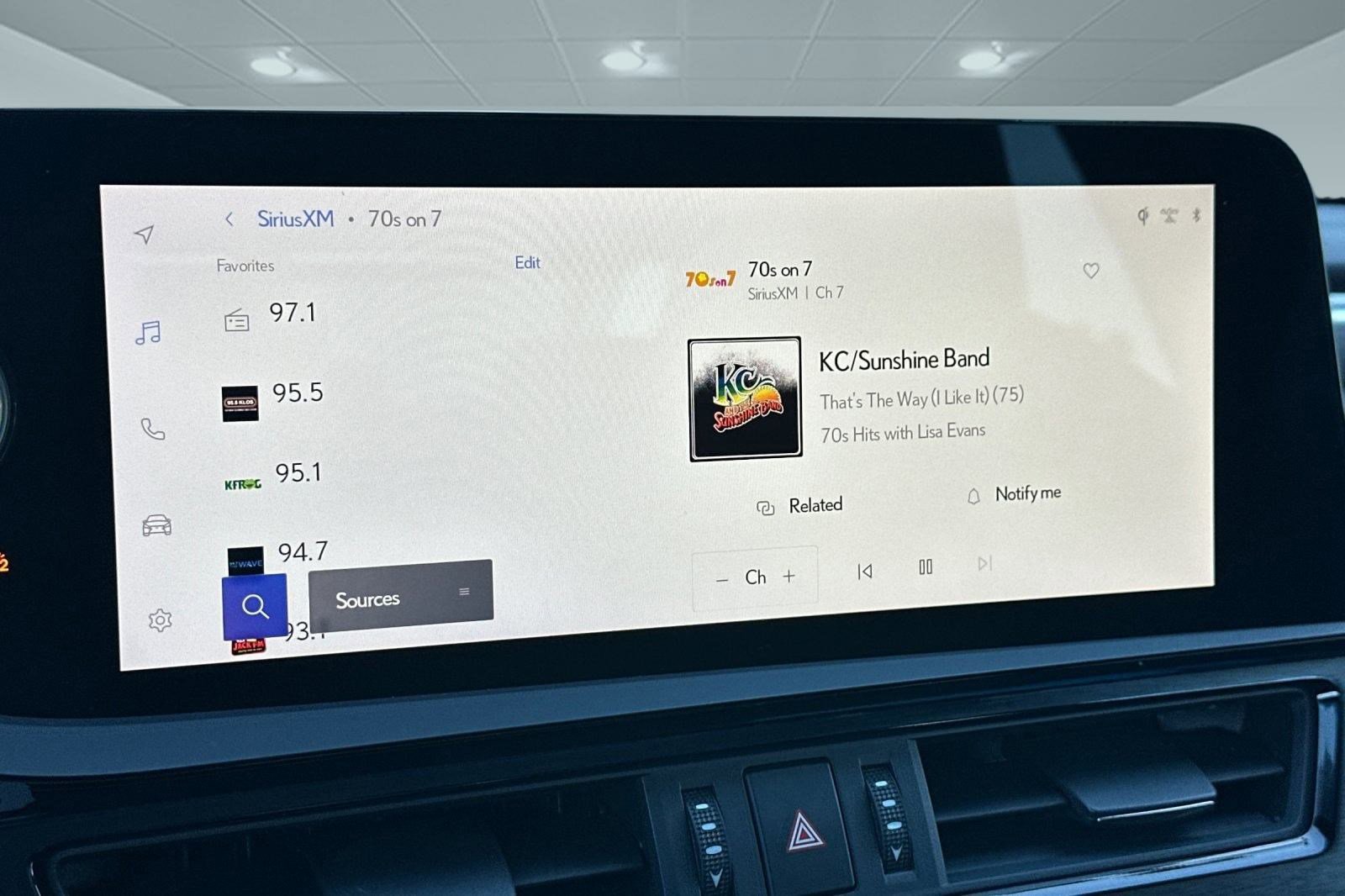 Used 2024 Lexus ES 300h F Sport image 24