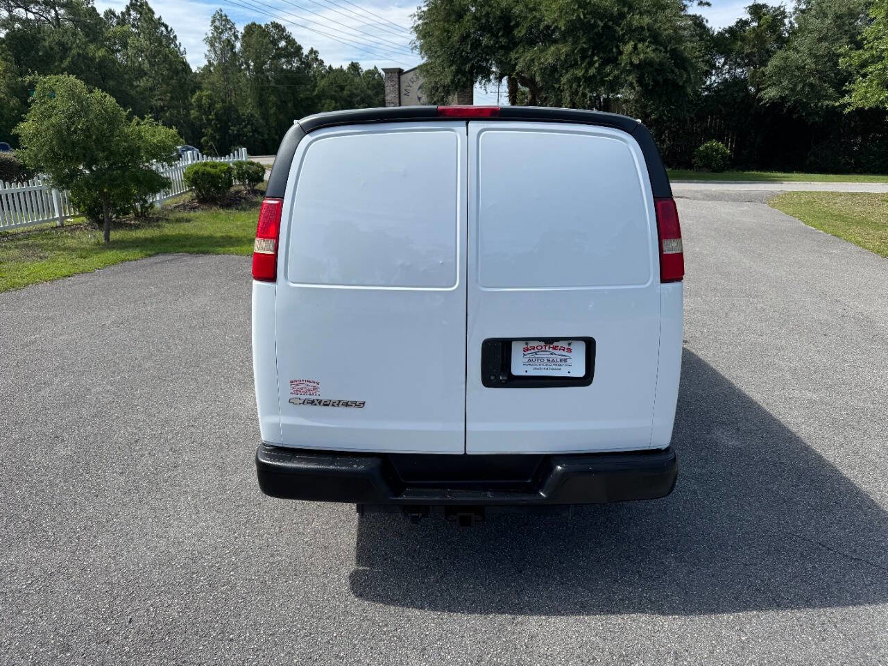 Used 2016 Chevrolet Express 2500 RWD image 5