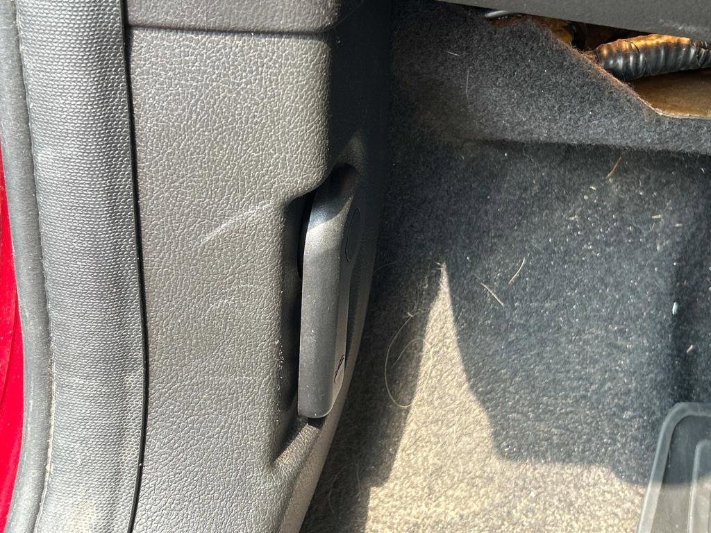 Used 2016 Ford Focus SE w/ SE Power Seat Package image 18