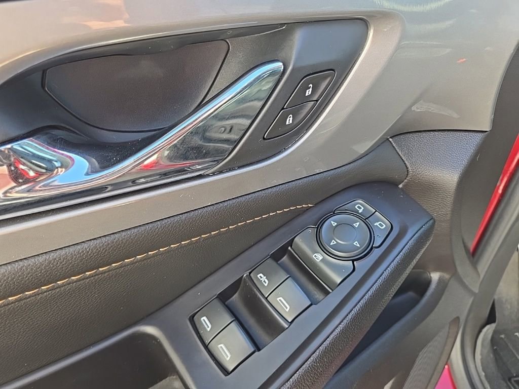 Used 2020 Chevrolet Traverse RS image 16