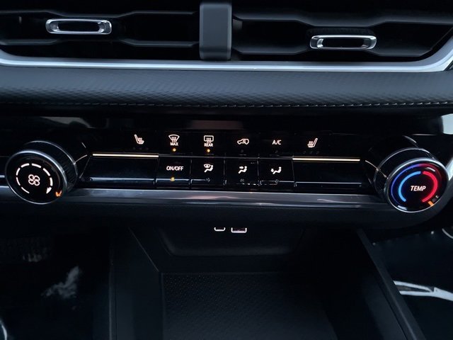 Used 2025 Chevrolet Equinox LT image 27