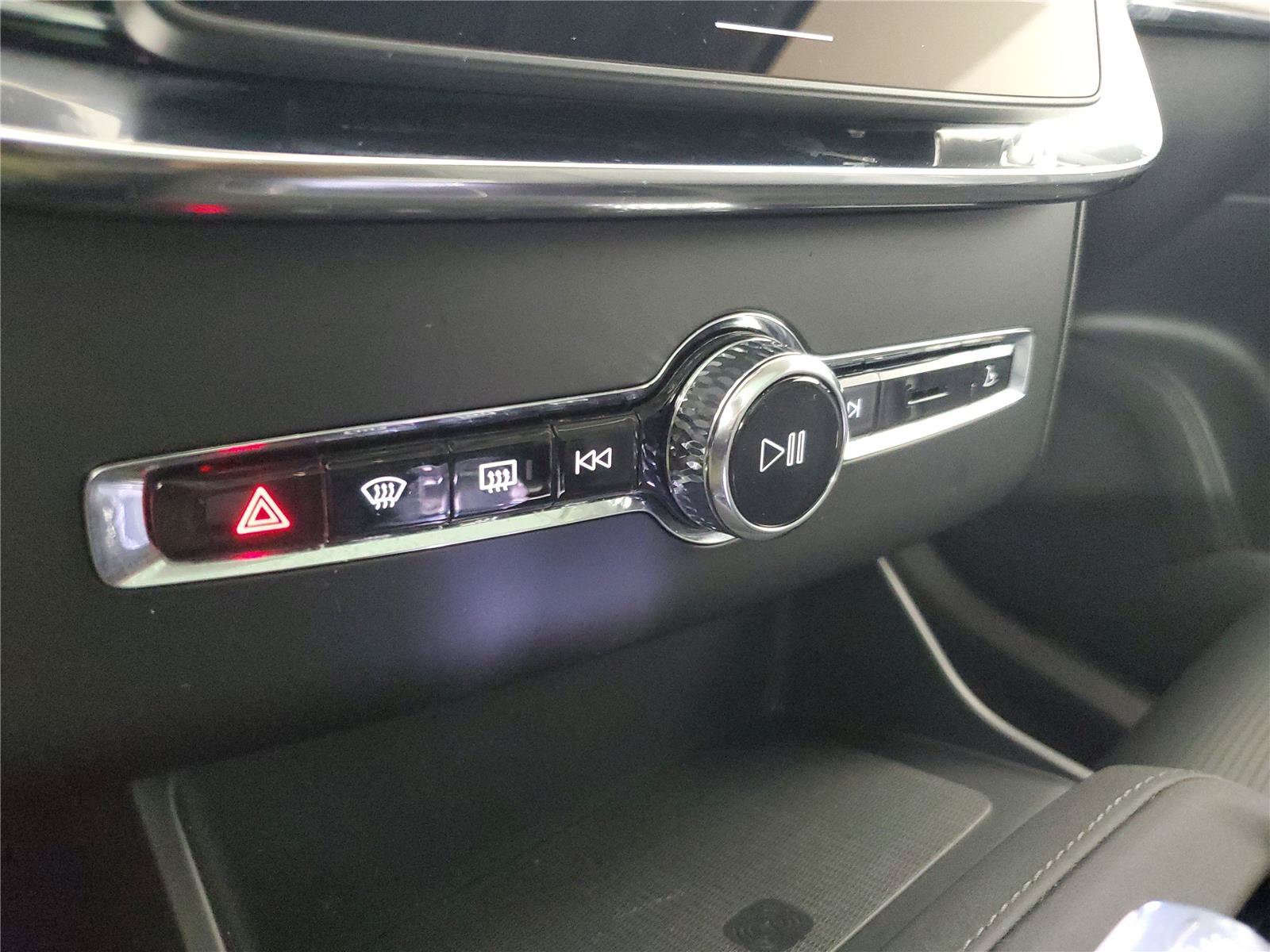 Certified 2026 Volvo XC90 B6 Ultra AWD/4WD image 27