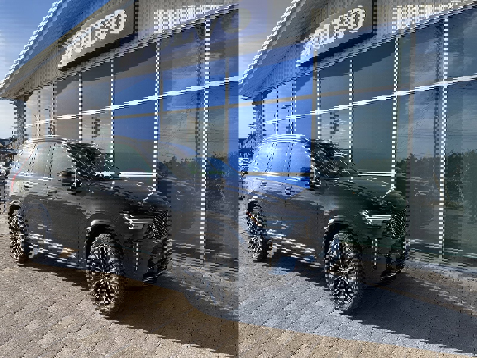 New 2026 Volvo XC90 T8 Ultra image 1