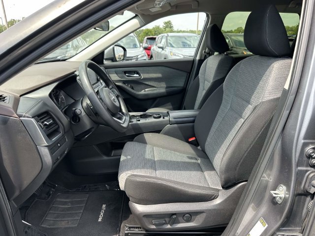 Used 2023 Nissan Rogue SV AWD/4WD image 16