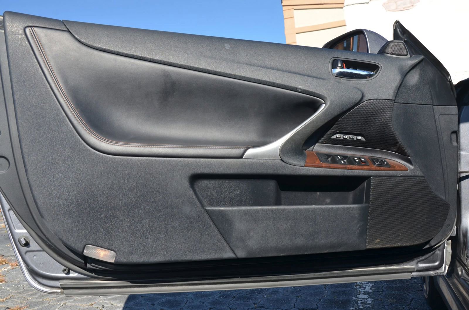 Used 2014 Lexus IS 250C w/ Luxury Package image 26