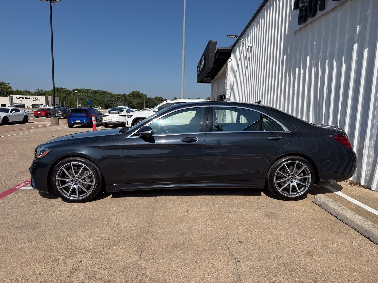 Used 2019 Mercedes-Benz S 560 Sedan image 3