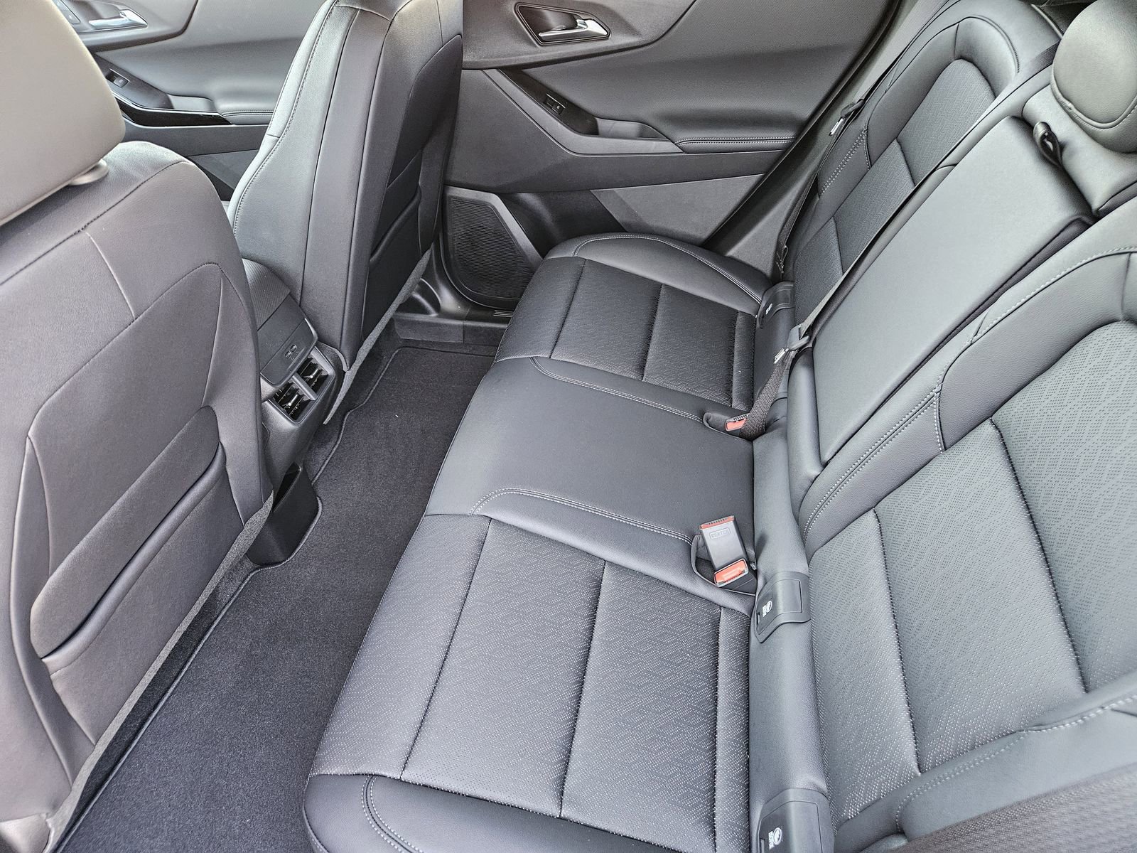 New 2026 Chevrolet Equinox LT w/ Convenience Package II image 24