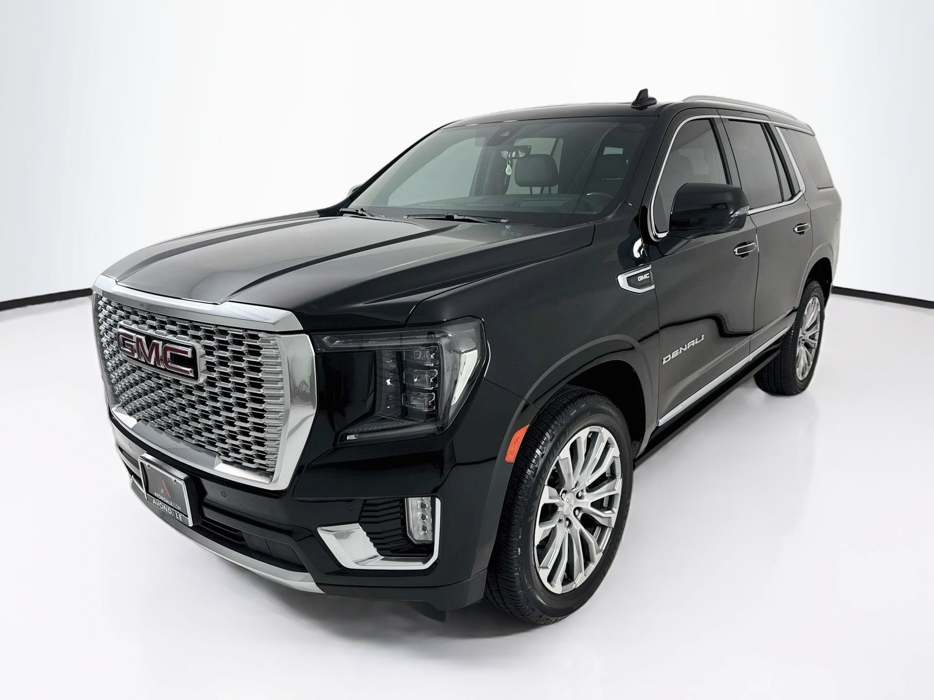 Used 2022 GMC Yukon Denali w/ Denali Premium Package RWD image 3