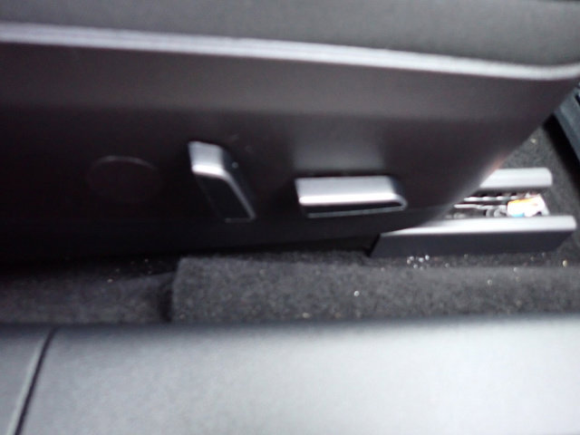 Used 2023 Tesla Model 3 Standard Range image 13