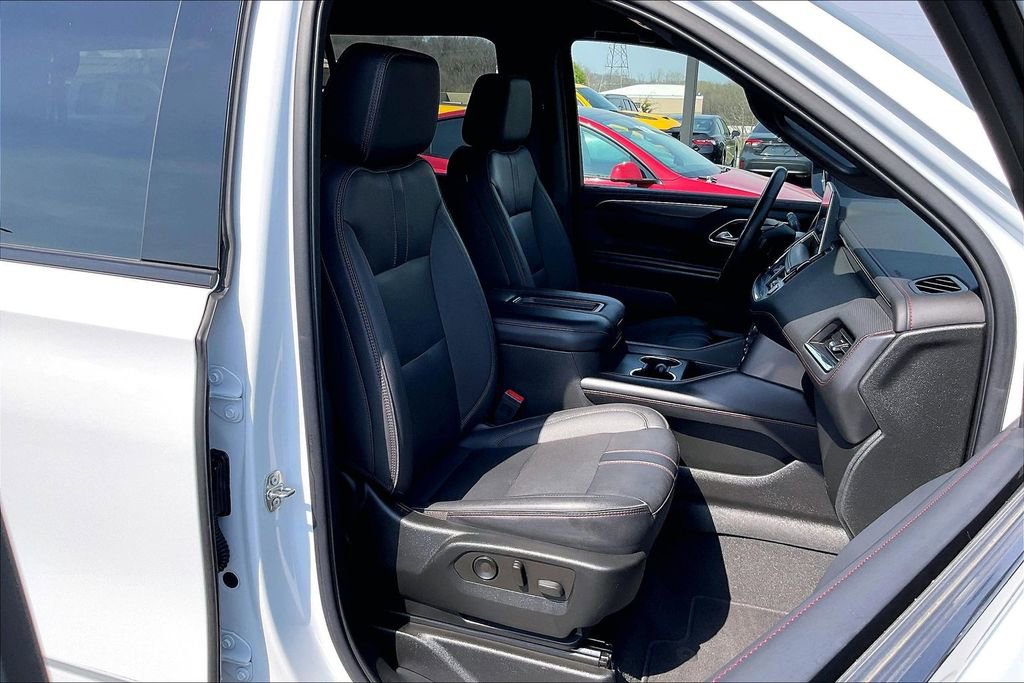 Used 2022 Chevrolet Tahoe RST w/ Sport Performance Package AWD/4WD image 31