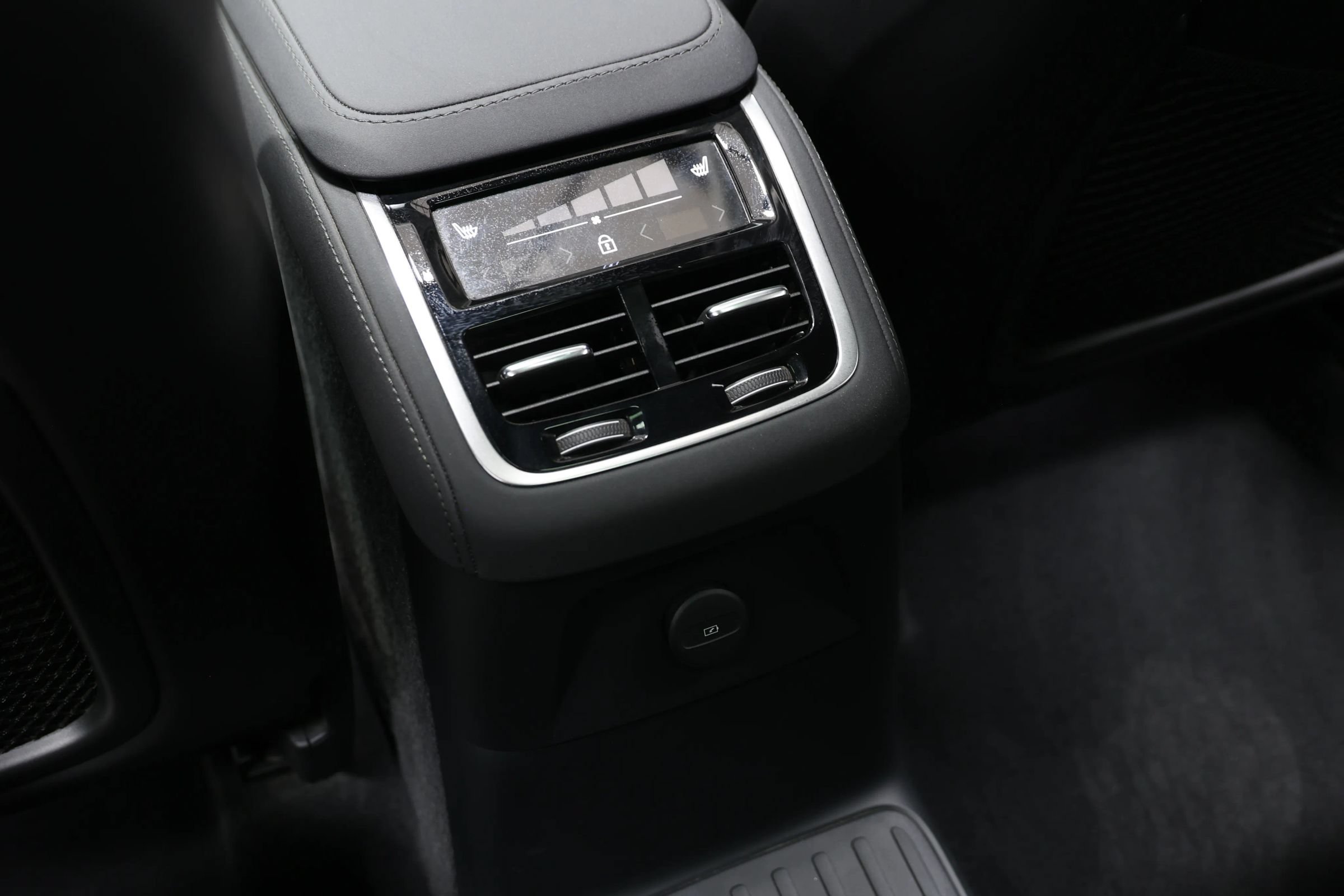 Used 2025 Volvo XC90 T8 Plus w/ Protection Package Premier AWD/4WD image 62