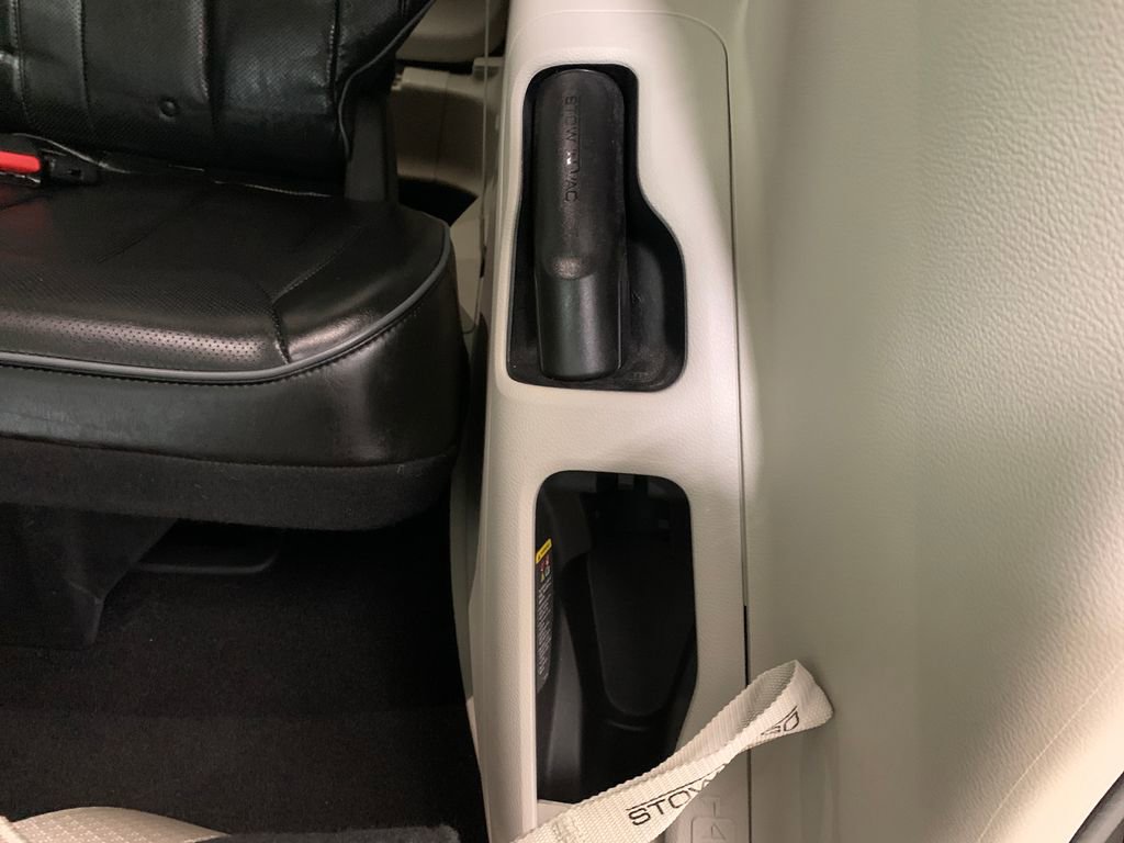 Used 2020 Chrysler Pacifica Limited image 19