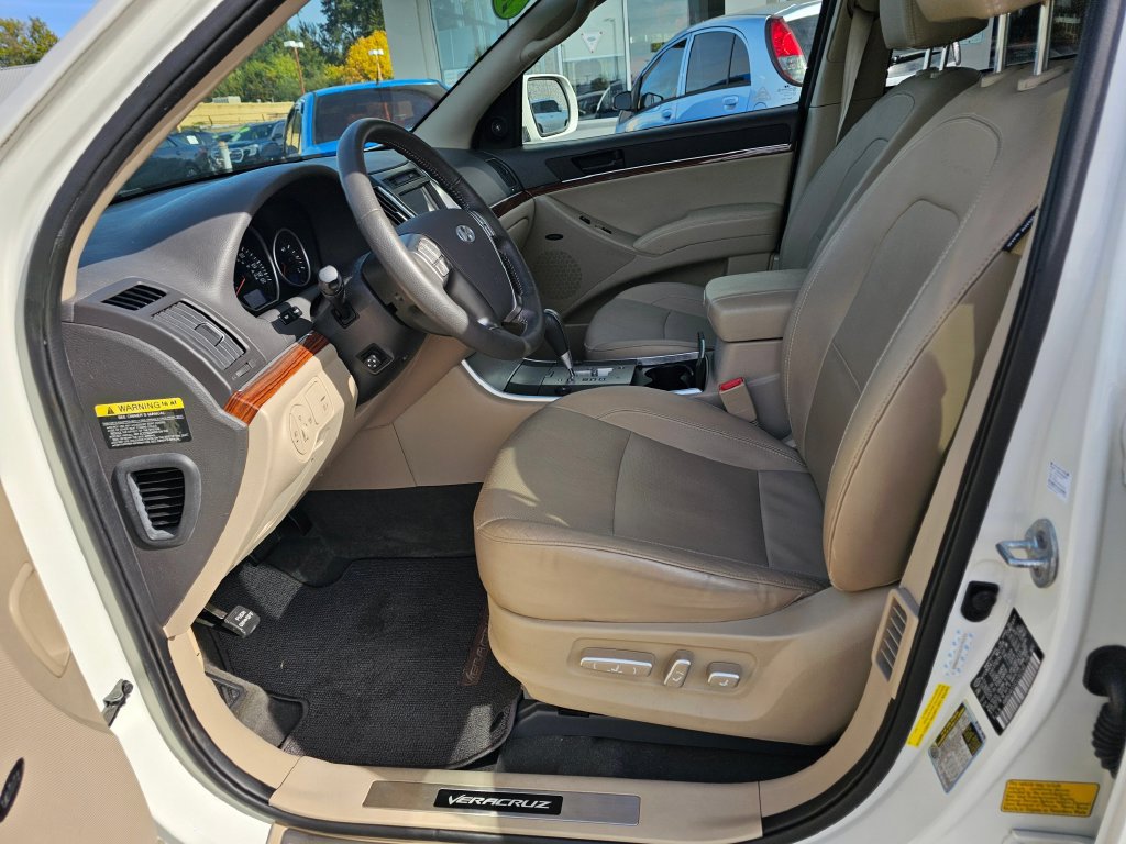 Used 2012 Hyundai Veracruz Limited w/ Entertainment Pkg FWD image 23