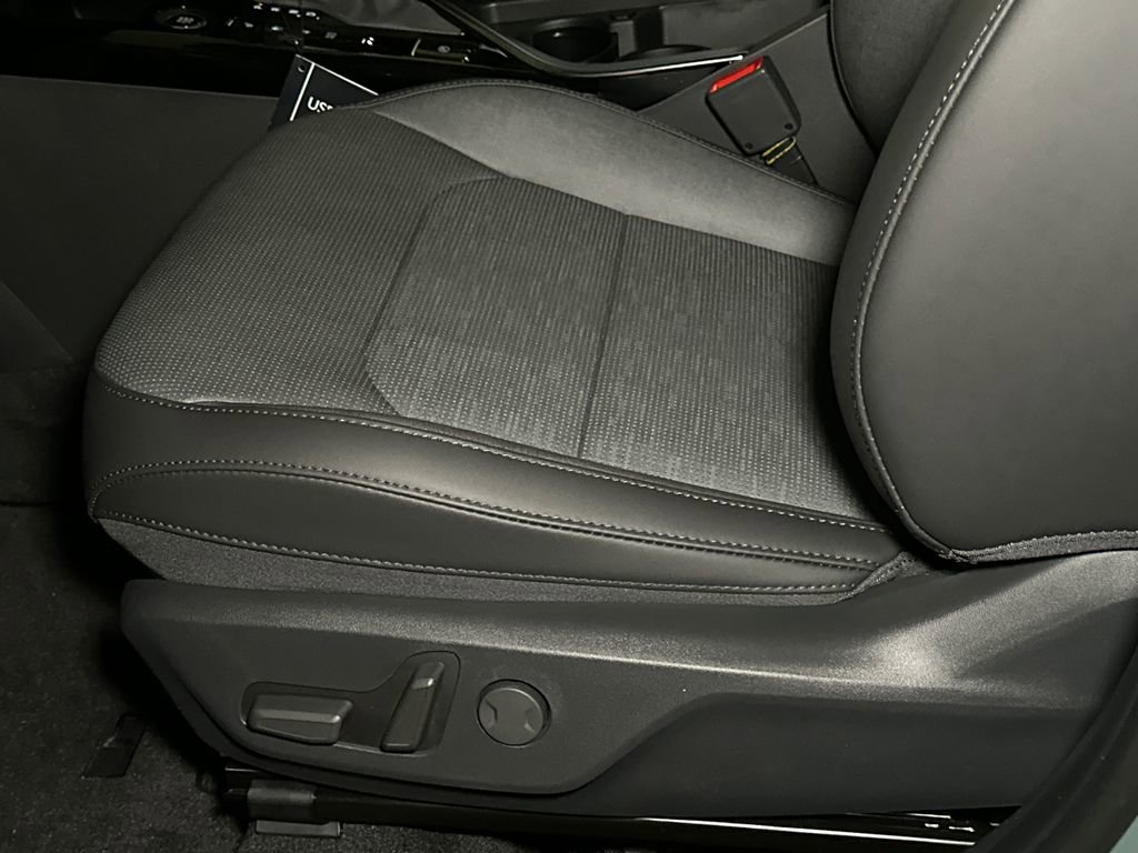 New 2026 Kia Niro SX Touring FWD image 18