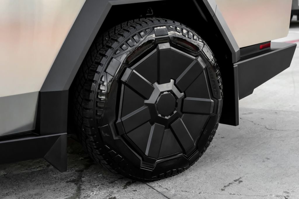 Used 2025 Tesla Cybertruck Cyberbeast image 41