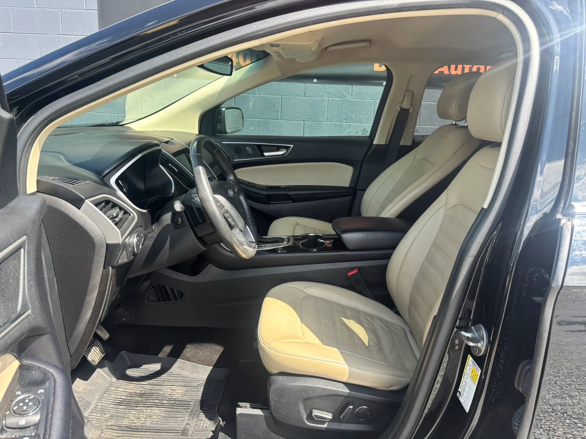 Used 2018 Ford Edge SEL w/ Equipment Group 201A AWD/4WD image 17