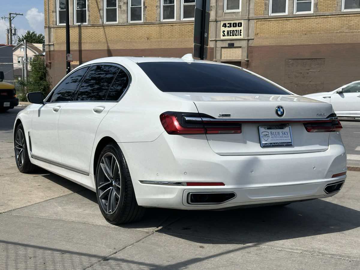 Used 2020 BMW 750i xDrive w/ Executive Package AWD/4WD image 7